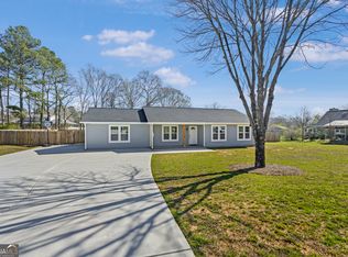 2001 Raymonds Dr, Loganville, GA 30052