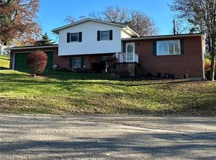 207 Bethel Ln, Saint Clairsville, OH 43950