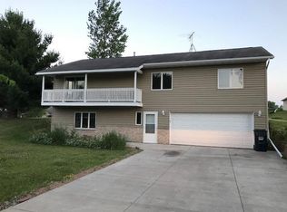 13185 295th St, Lindstrom, MN 55045