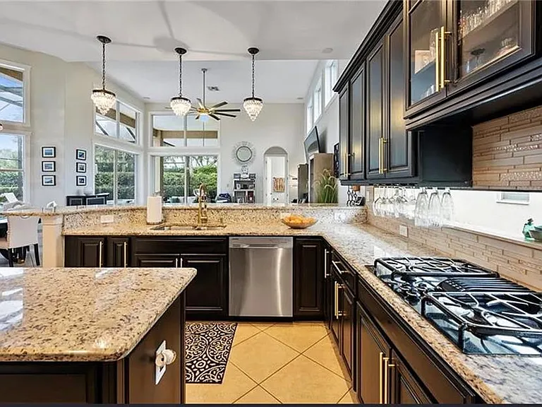 19396 La Serena Dr — Photo 10