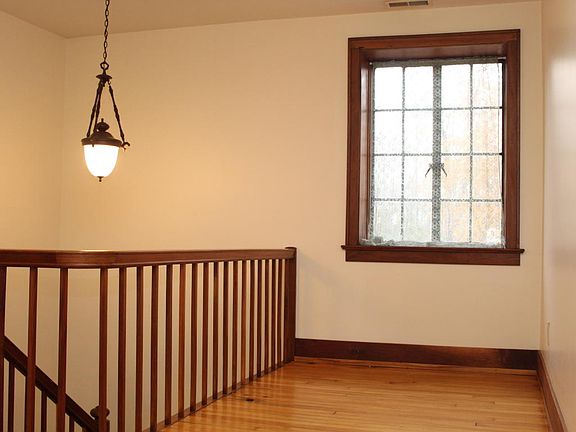 4th image of 1177 Michigan Ave W