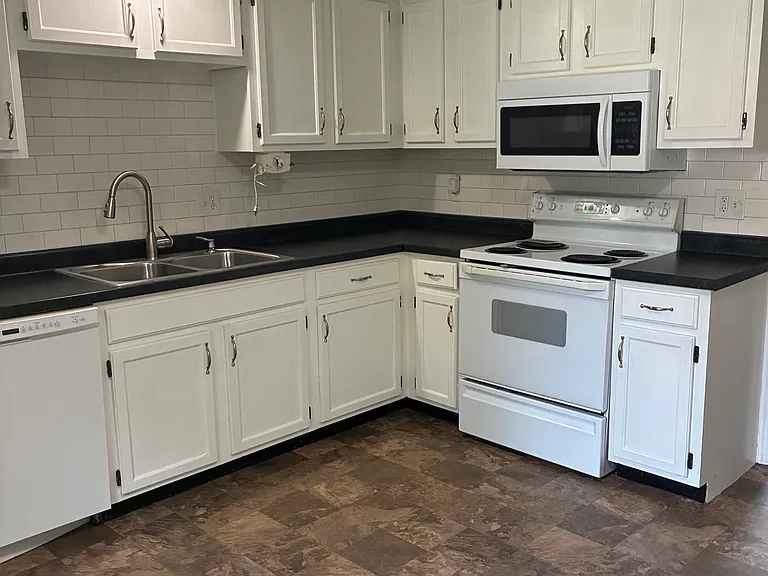 3101 Squire Ln #1/2 — Photo 5