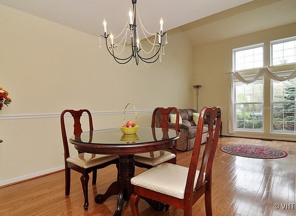 3rd image of 803 Cambridge Dr