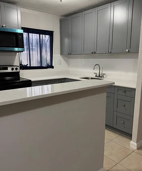 322 SW 2nd St #3 — Photo 5