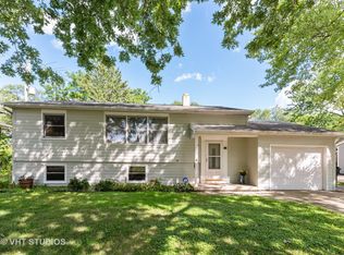1728 Kingston Cir, Carpentersville, IL 60110
