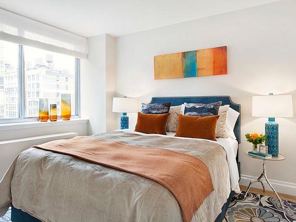 4th image of 776 6th Ave APT 31J