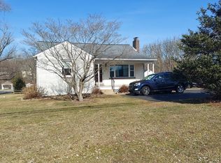 1409 N Charlotte St, Pottstown, PA 19464