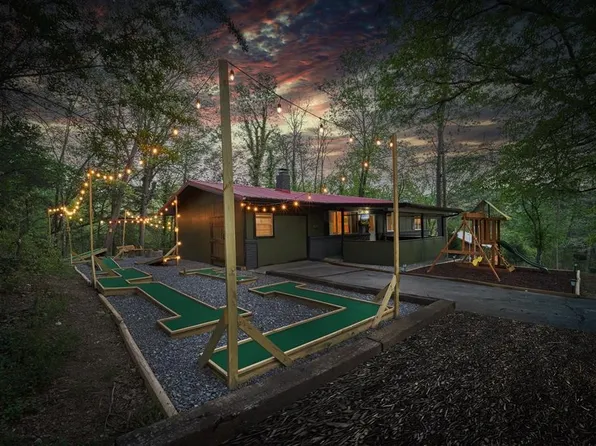 1720 Walker Trl, Sevierville, TN 37876