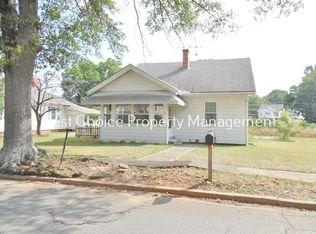 8 Crescent St, Lyman, SC 29365