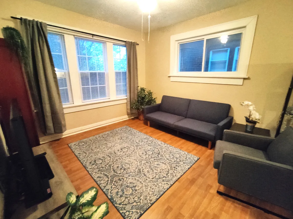 Building Photo - 4211 Swan Ave #2F