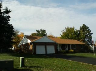4907 Albart Dr, Syracuse, NY 13215