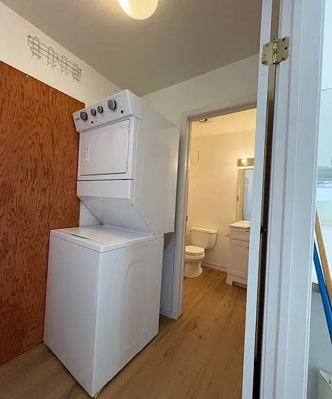 Pantry with brand new W/D
1/2 Bathroom