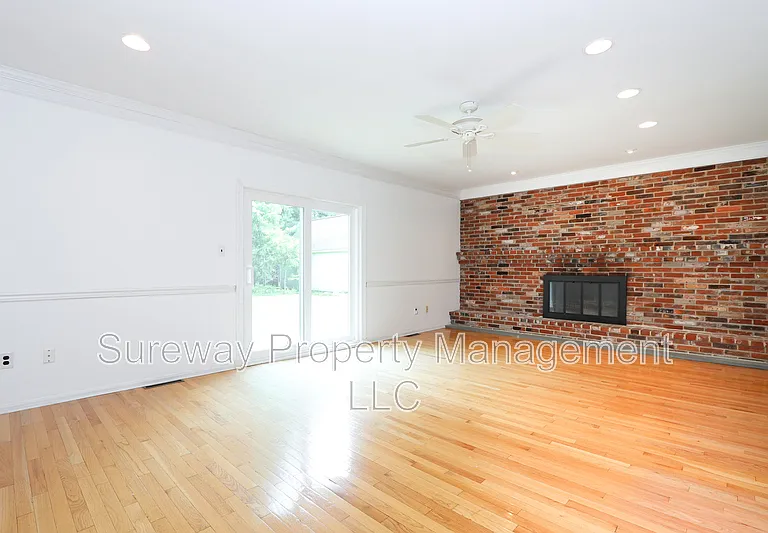 276 Highland Ave — Photo 12