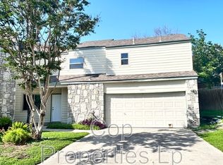 8573 Echo Creek Ln, San Antonio, TX 78240