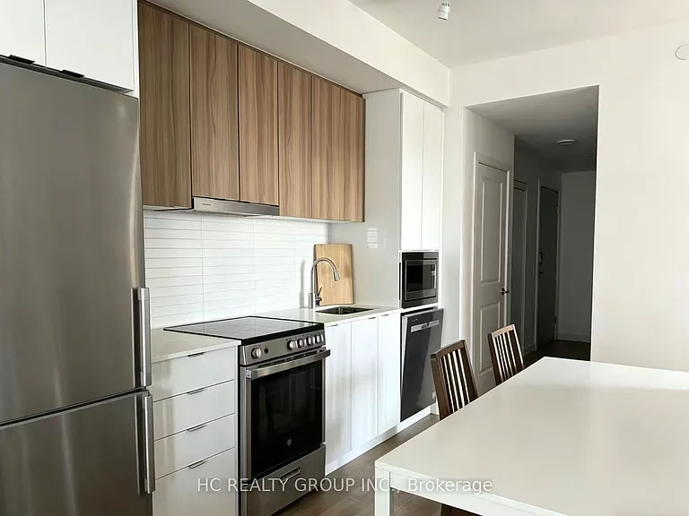 50 Upper Mall Way #1802 — Photo 9