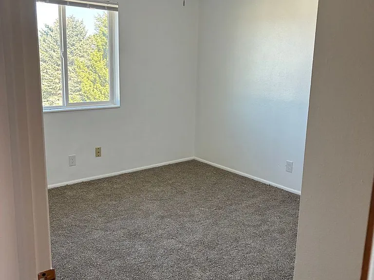 2047 N Buckboard Dr — Photo 10