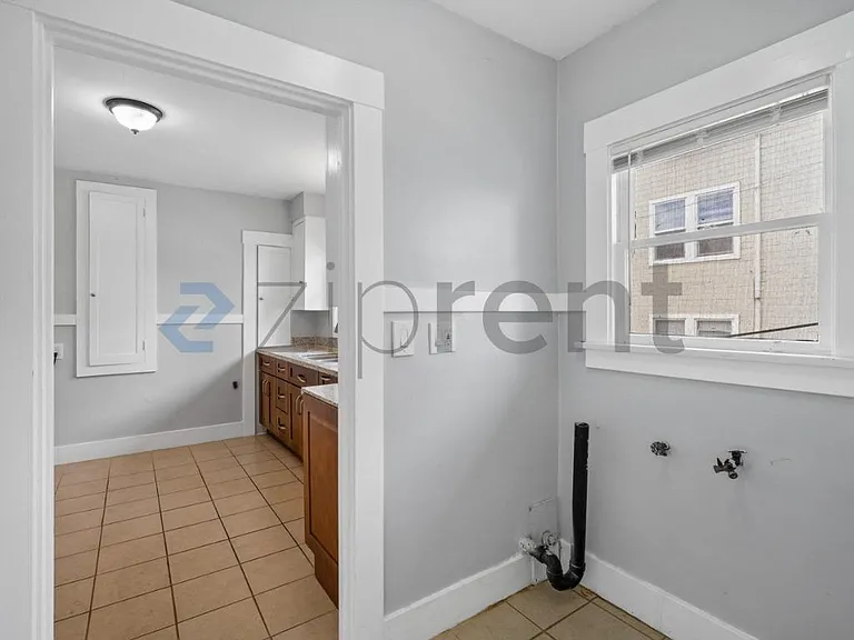 1052 45th St #A — Photo 19