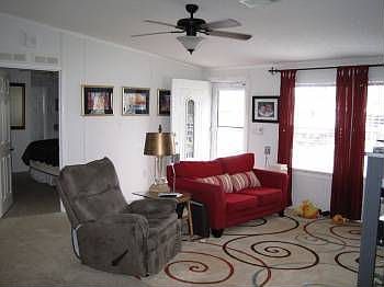 4th image of 179 Windsor Ct
