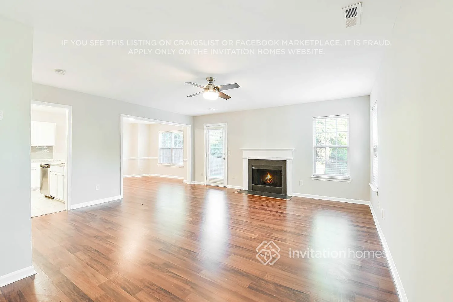2445 Reid Oaks Dr Charlotte, NC 28208 — Photo 4