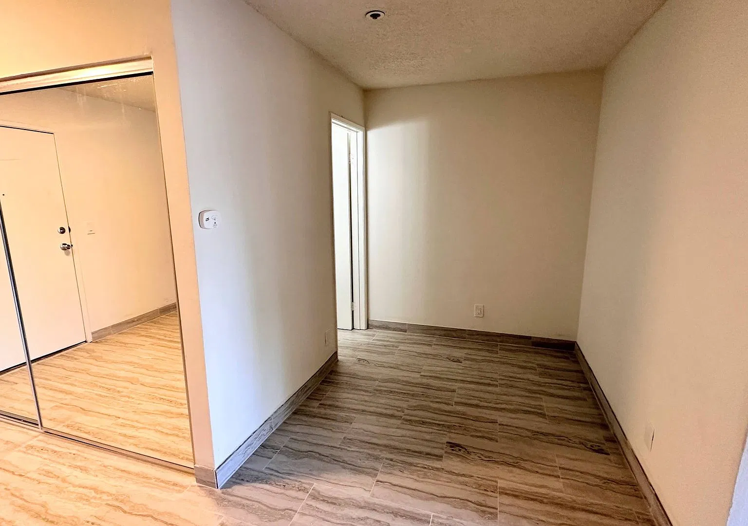 810MA — Photo 3