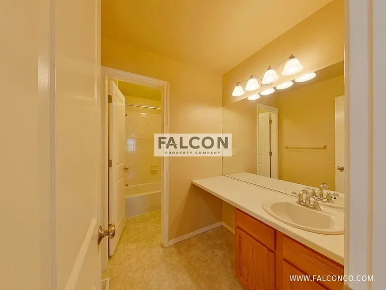 10525 Black Elk Way — Photo 12