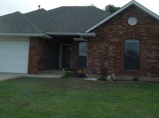 104 Westend Ct, Tuttle, OK 73089