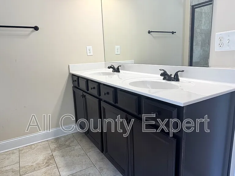 5065 Rialto Way — Photo 15