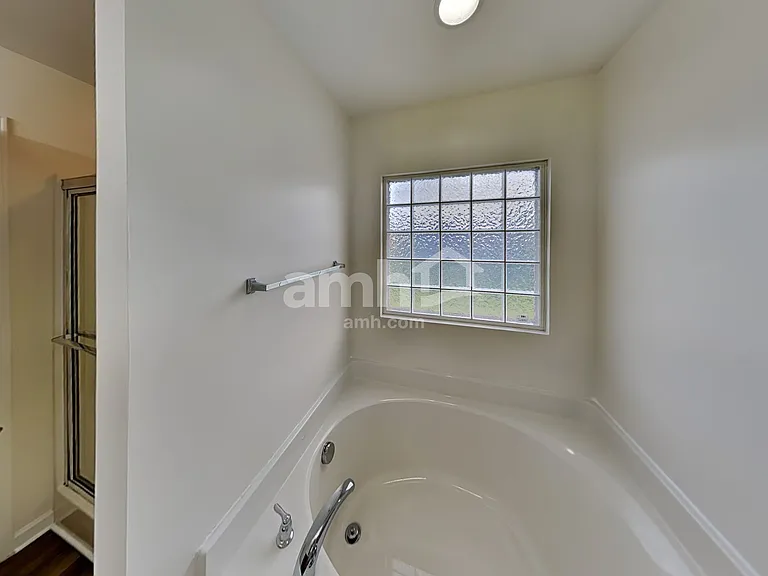 4063 Locerbie Cir — Photo 16