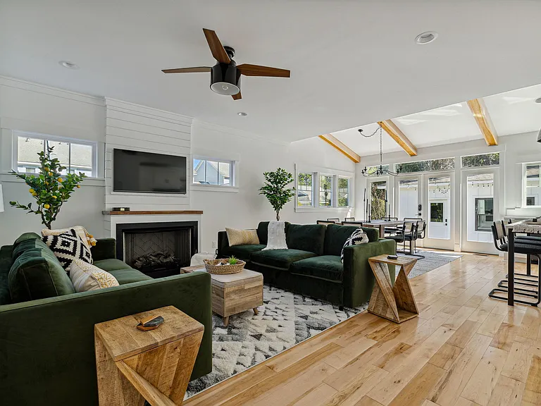 755 N Ashe St — Photo 5