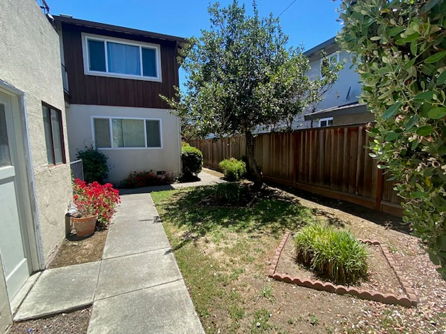 3158 Moorpark Ave — Photo 2