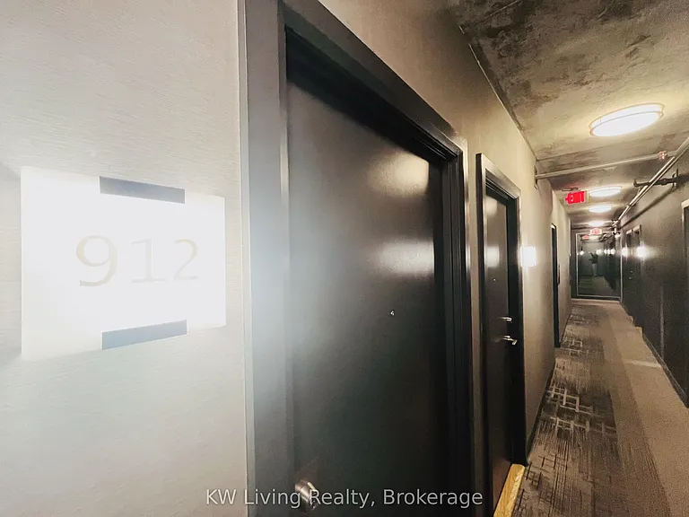 210 Simcoe St #912 — Photo 7