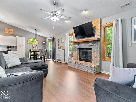 5th image of 12030 Laurel Oak Dr