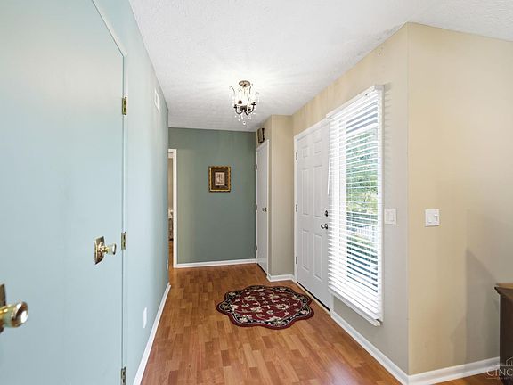 4th image of 2 Boxwood Ct