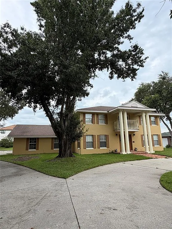 3 bed, 2.5 bath, 2560 sqft, $2,700 — Photo 3