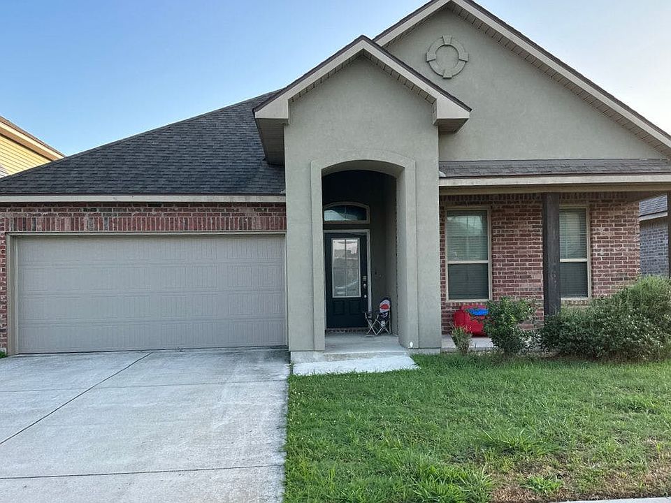 1st image of 312 Oak Hampton Dr