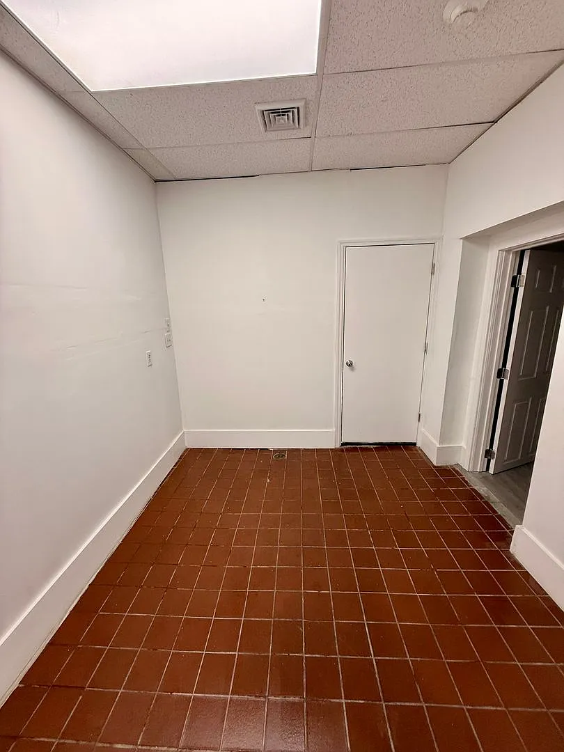 901 Brunswick ave — Photo 3