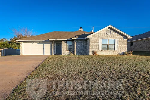 1001 Joe Morse Dr Photo 1