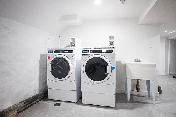 Rented by EXR | media 44