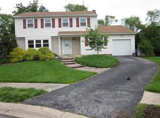 12 Leafy Ln, Newark, DE 19702