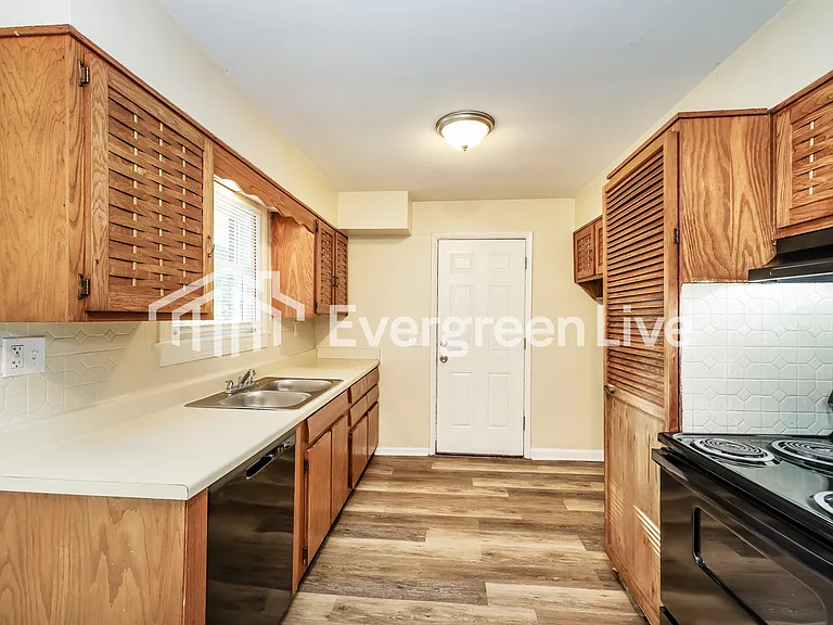 7340 Hopeful Rd — Photo 5