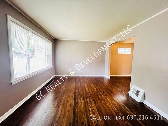3rd image of 9830 S Bensley Ave