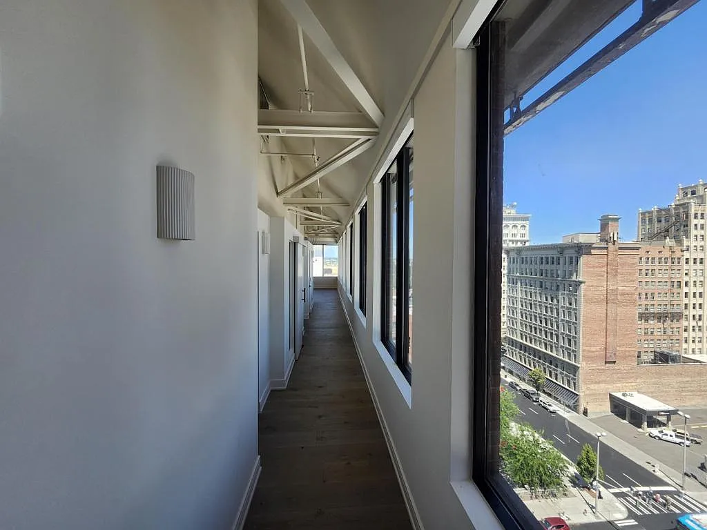 515 W Sprague Ave — Photo 4