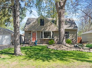 1832 Cedar Dr, New Brighton, MN 55112