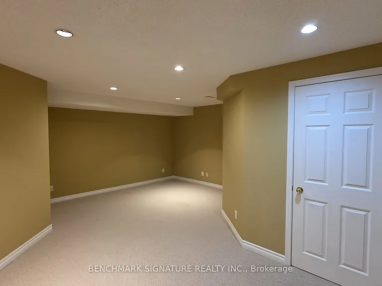 2030 Bur Oak Ave — Photo 39