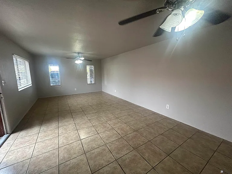 143 W 27th Pl — Photo 5