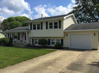 451 Hager Dr, Gibson City, IL 60936