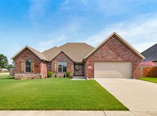 460 Payton Pl, Farmington, AR 72730