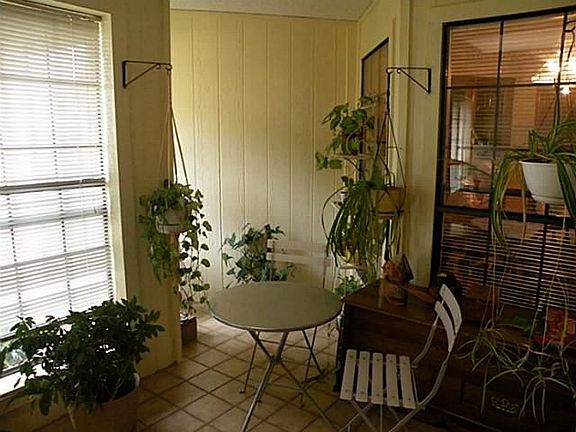 3rd image of 1706 Buena Vista Ave