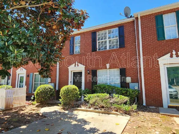 5798 Strathmoor Manor Cir, Lithonia, GA 30058