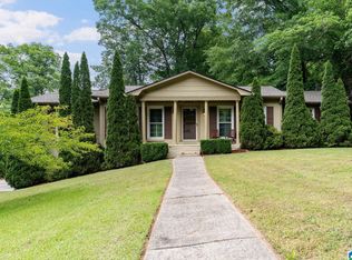 965 Mountain Oaks Dr, Birmingham, AL 35226